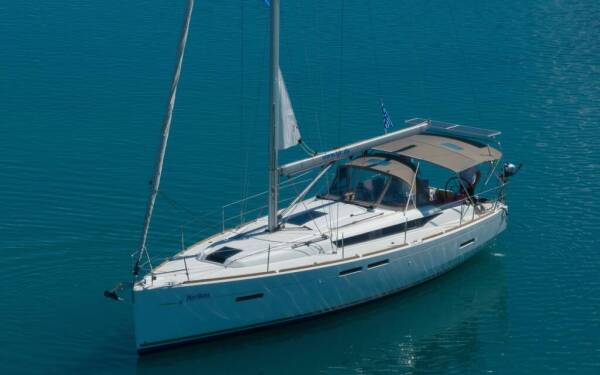 Sun Odyssey 419 Nirikos Lefkas main port