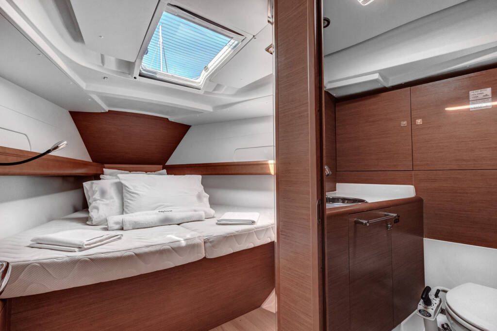 Sailing yacht Sun Odyssey 419 Calypso