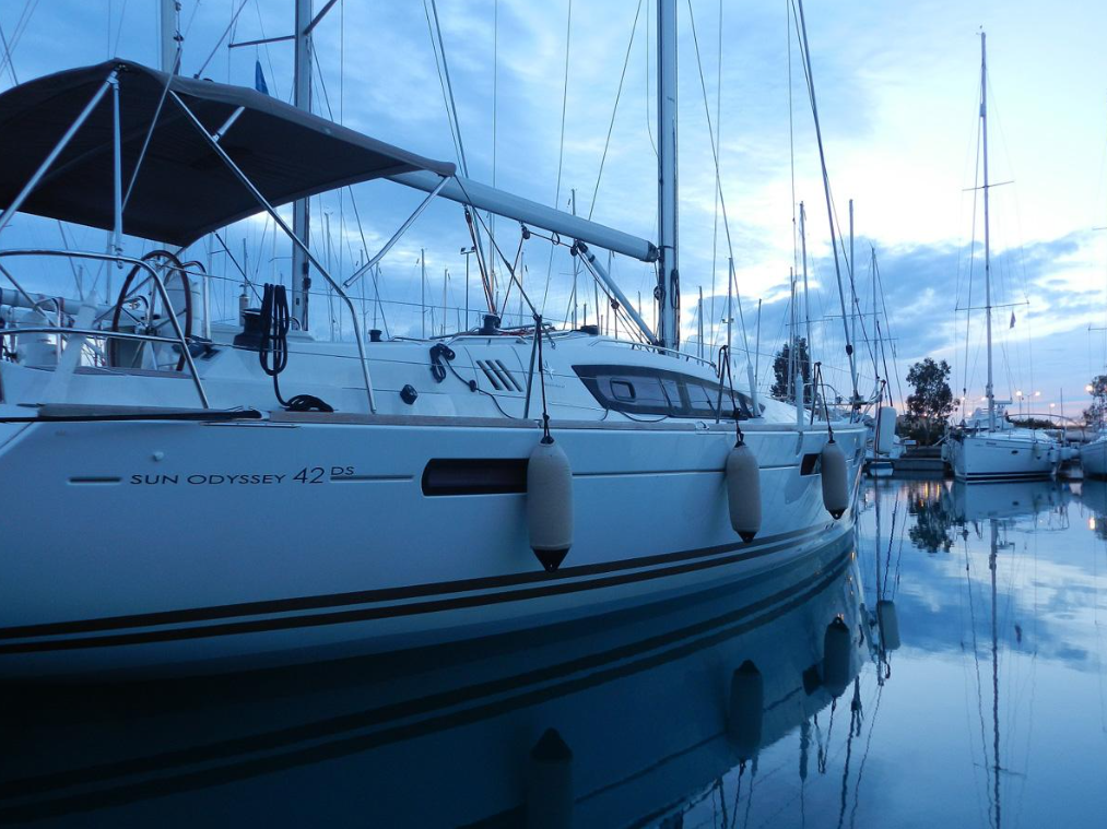Sailing yacht Sun Odyssey 42 DS Sweet Alis