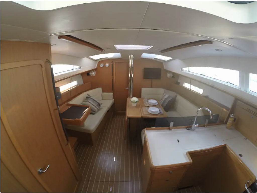 Sailing yacht Sun Odyssey 42 DS Sweet Alis