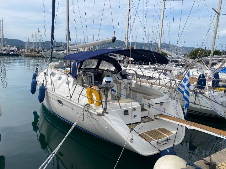 Sailing yacht Sun Odyssey 42.2 Stefi