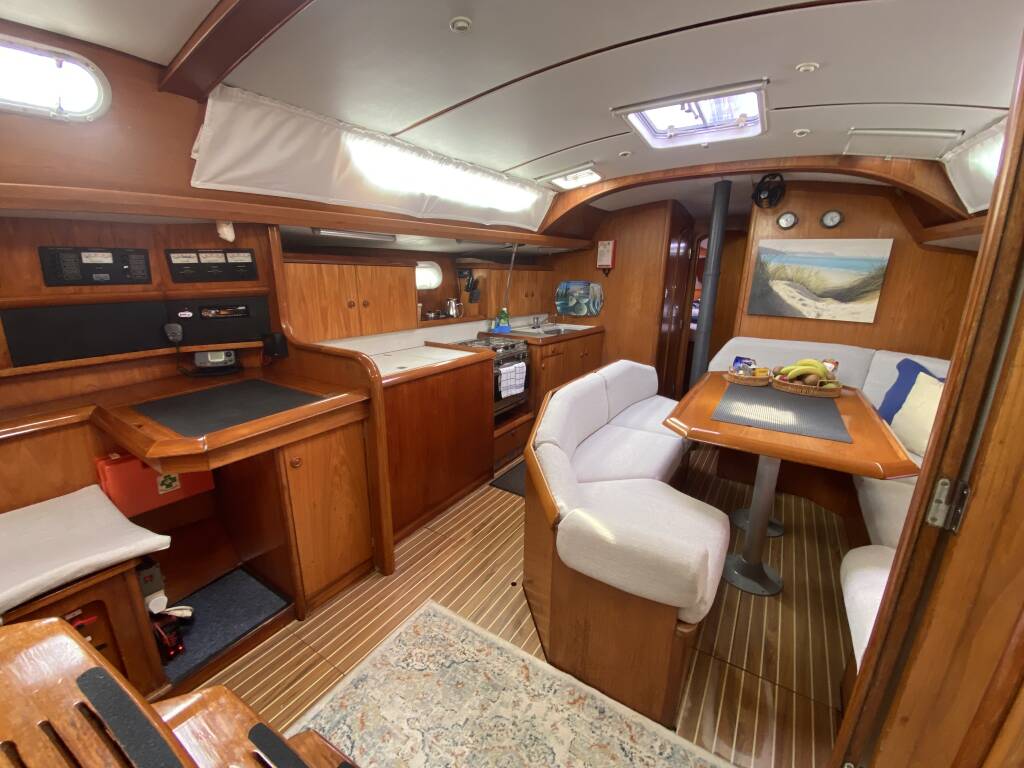 Sailing yacht Sun Odyssey 42.2 Stefi