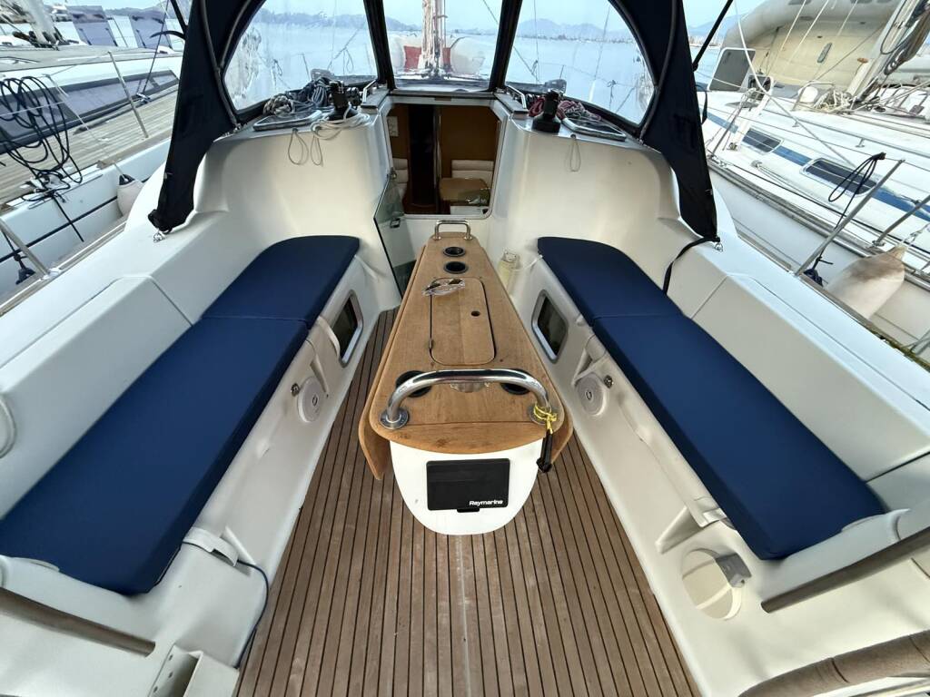 Sailing yacht Sun Odyssey 42i Sea Obsession