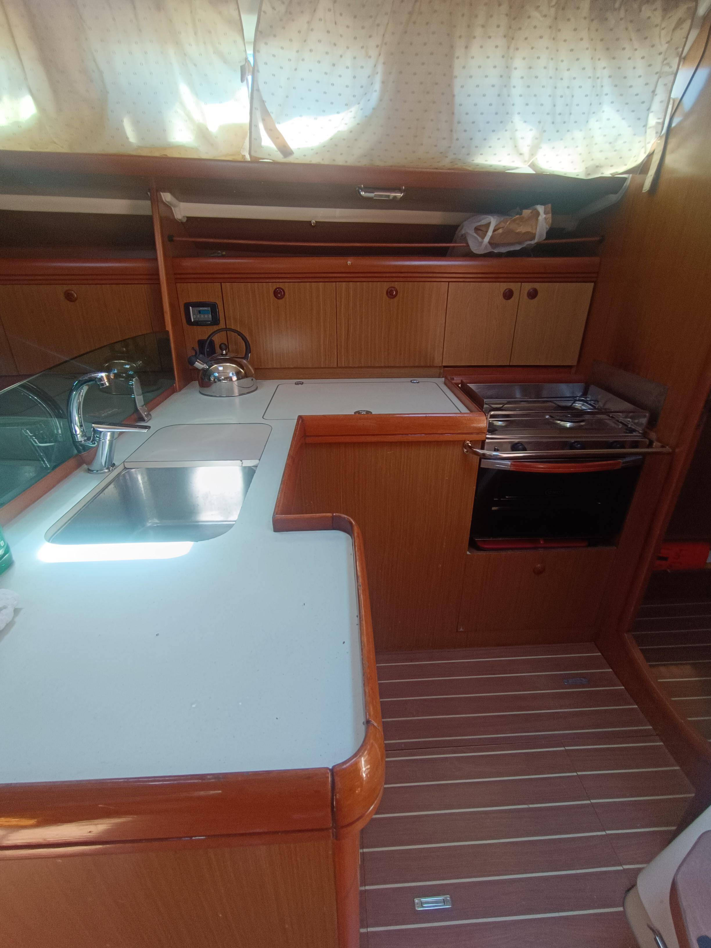 Sailing yacht Sun Odyssey 42i Sea Obsession
