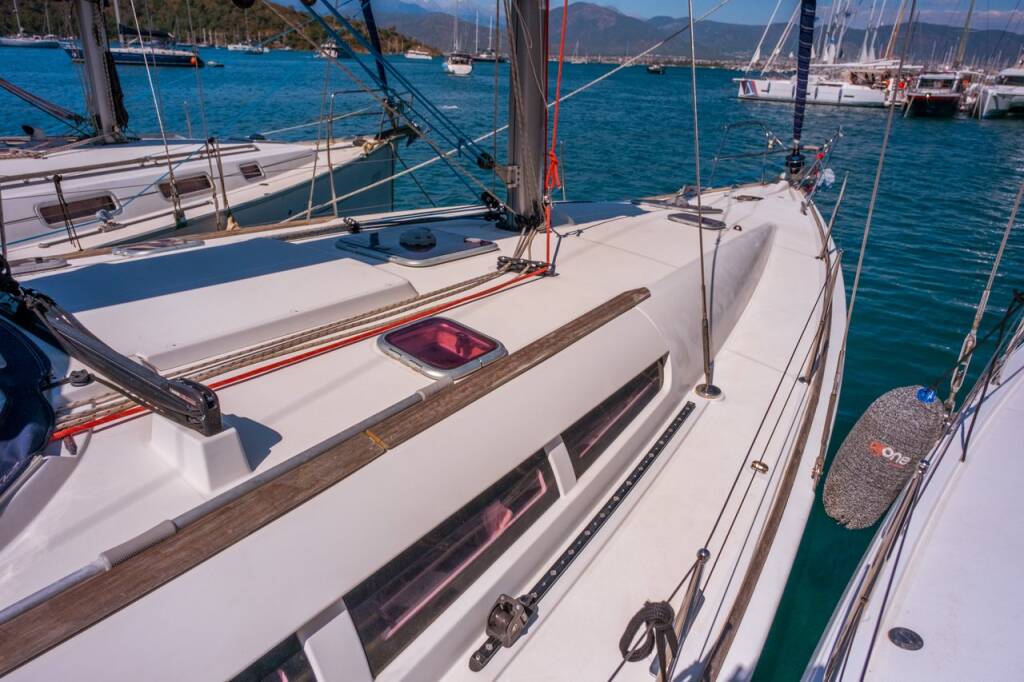 Sailing yacht Sun Odyssey 42i Winter Breeze