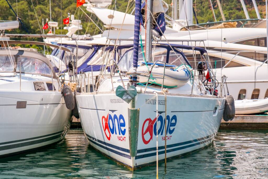 Sailing yacht Sun Odyssey 42i Winter Breeze