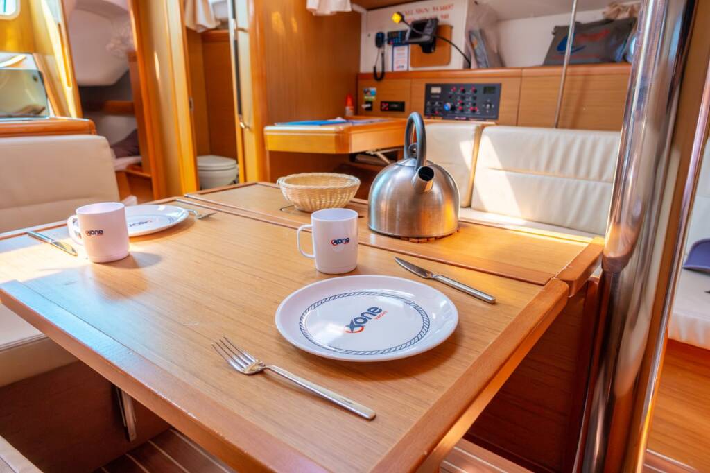 Sailing yacht Sun Odyssey 42i Winter Breeze