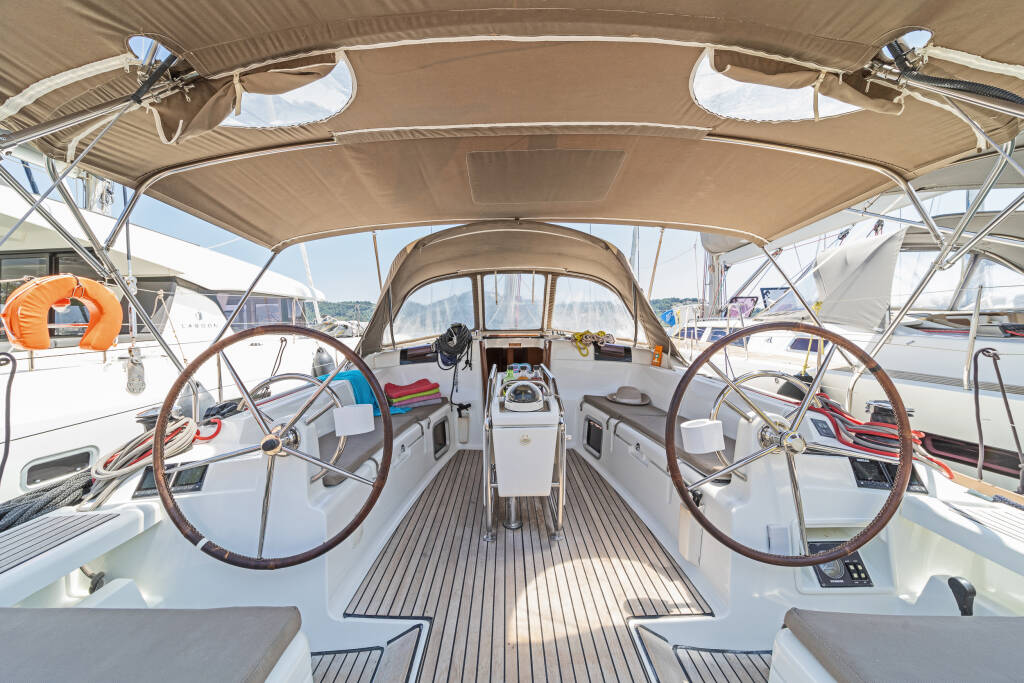 Sailing yacht Sun Odyssey 439 Marina I