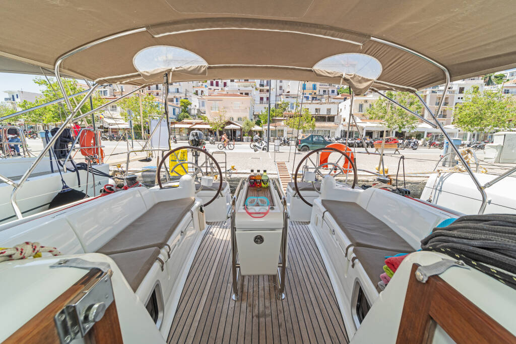 Sailing yacht Sun Odyssey 439 Marina I