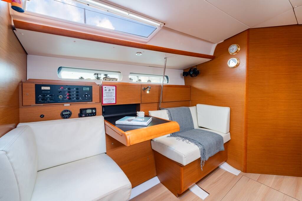 Sailing yacht Sun Odyssey 439 Aliki