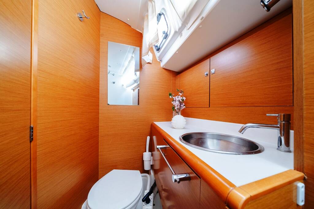 Sailing yacht Sun Odyssey 439 Aliki