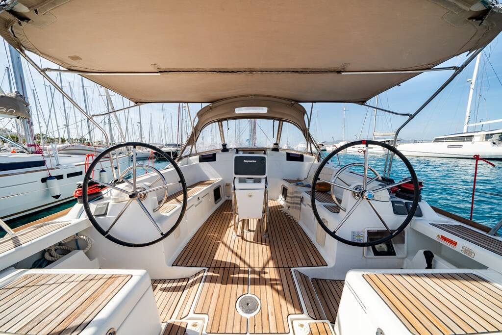 Sailing yacht Sun Odyssey 439 Fregata