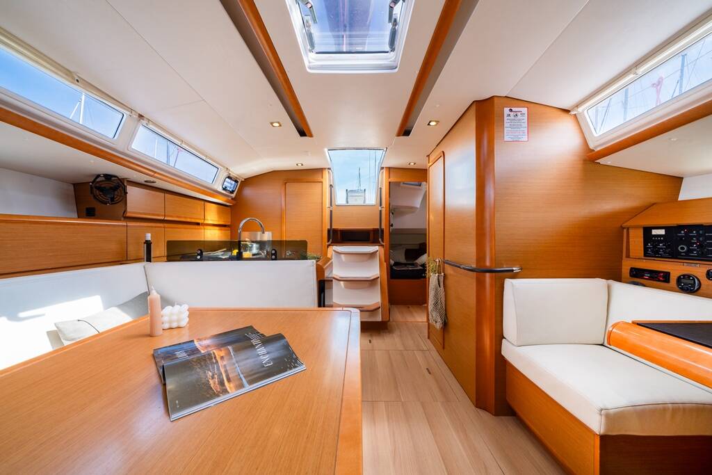 Sailing yacht Sun Odyssey 439 Fregata