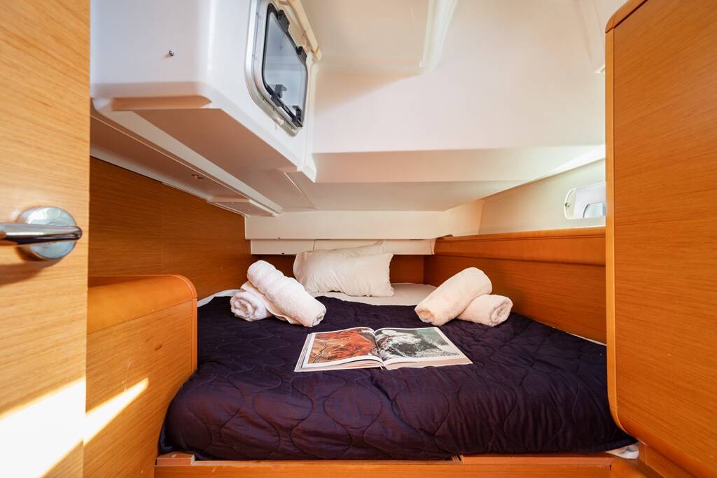 Sailing yacht Sun Odyssey 439 Fregata
