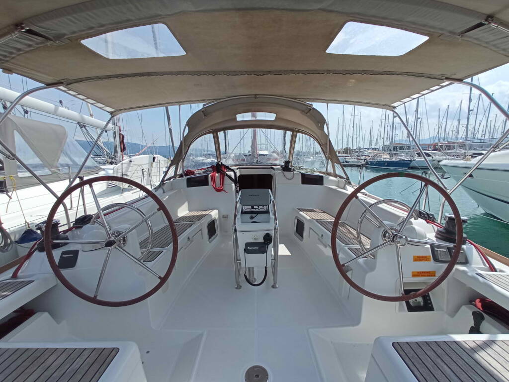 Sailing yacht Sun Odyssey 439 *ECONOMY