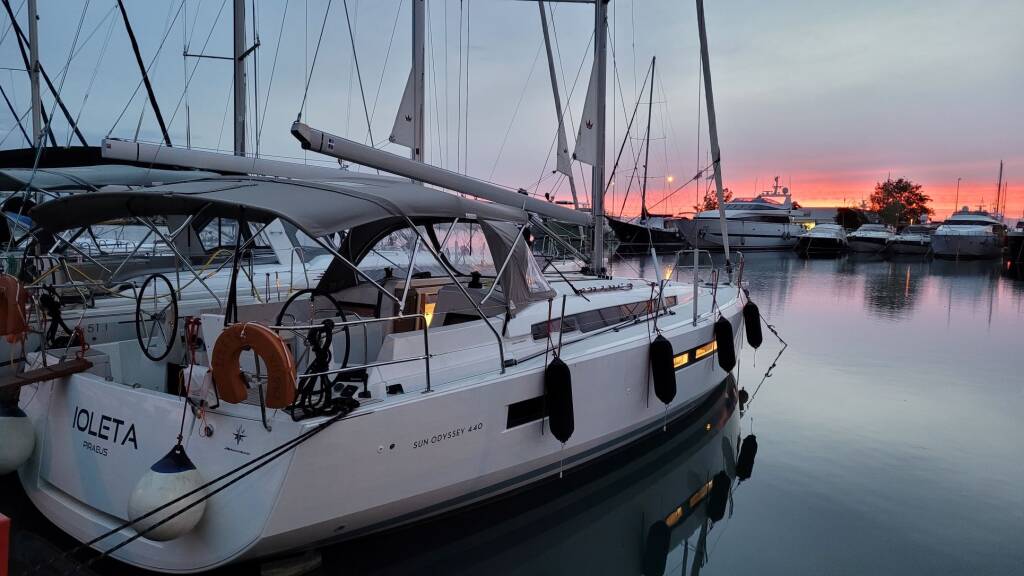 Sailing yacht Sun Odyssey 440 Loleta