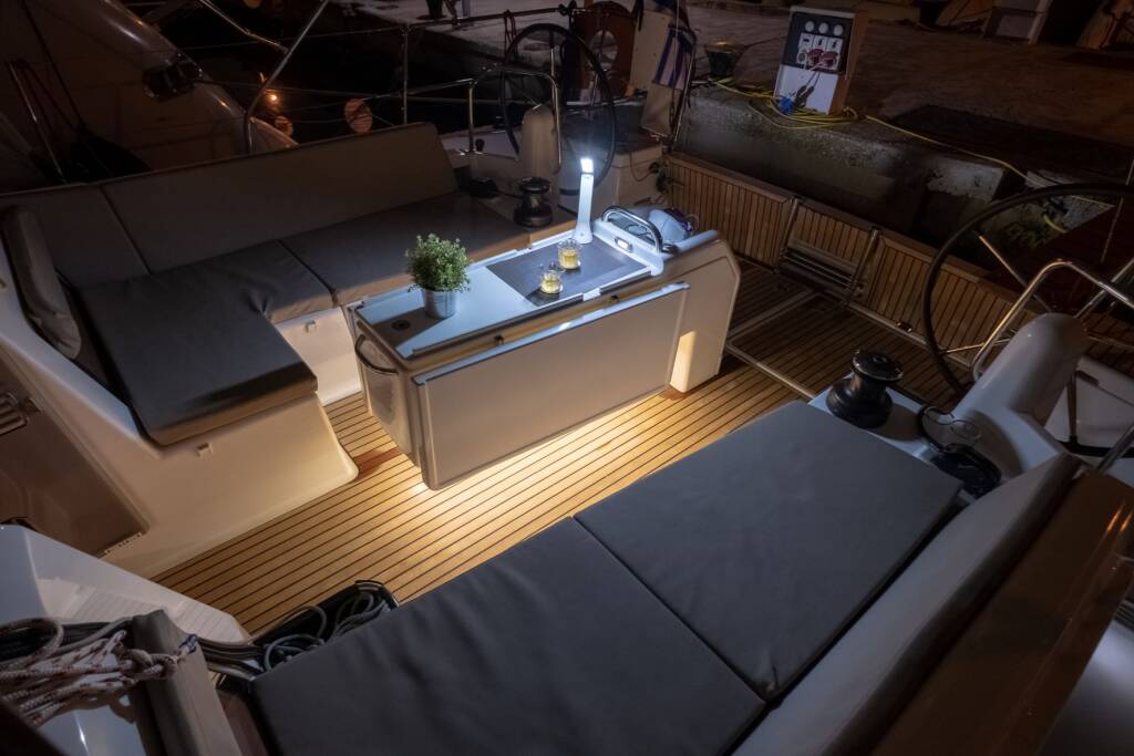 Sailing yacht Sun Odyssey 440 Loleta