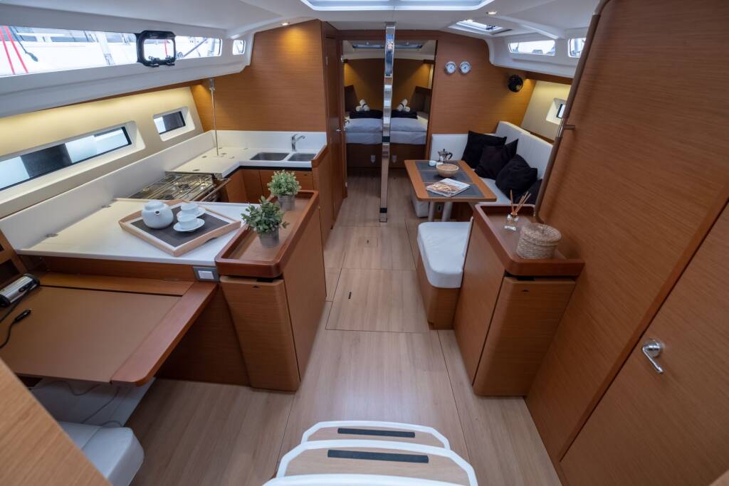 Sailing yacht Sun Odyssey 440 Loleta