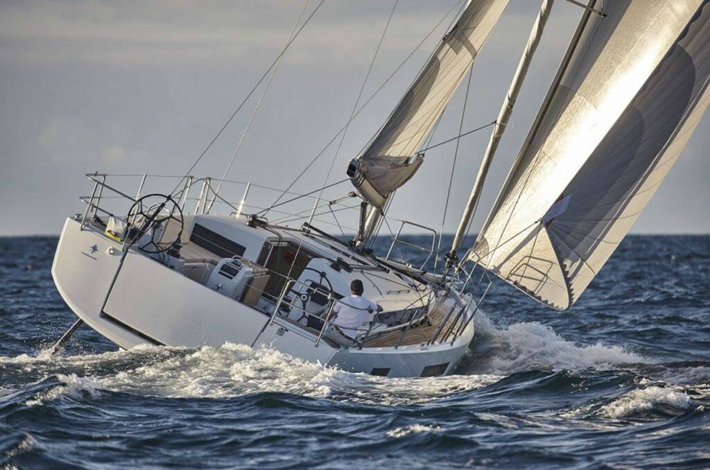 Sailing yacht Sun Odyssey 440 Ondeck