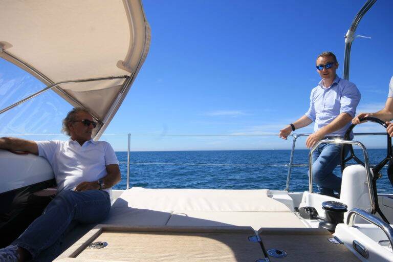 Sailing yacht Sun Odyssey 440 Ondeck