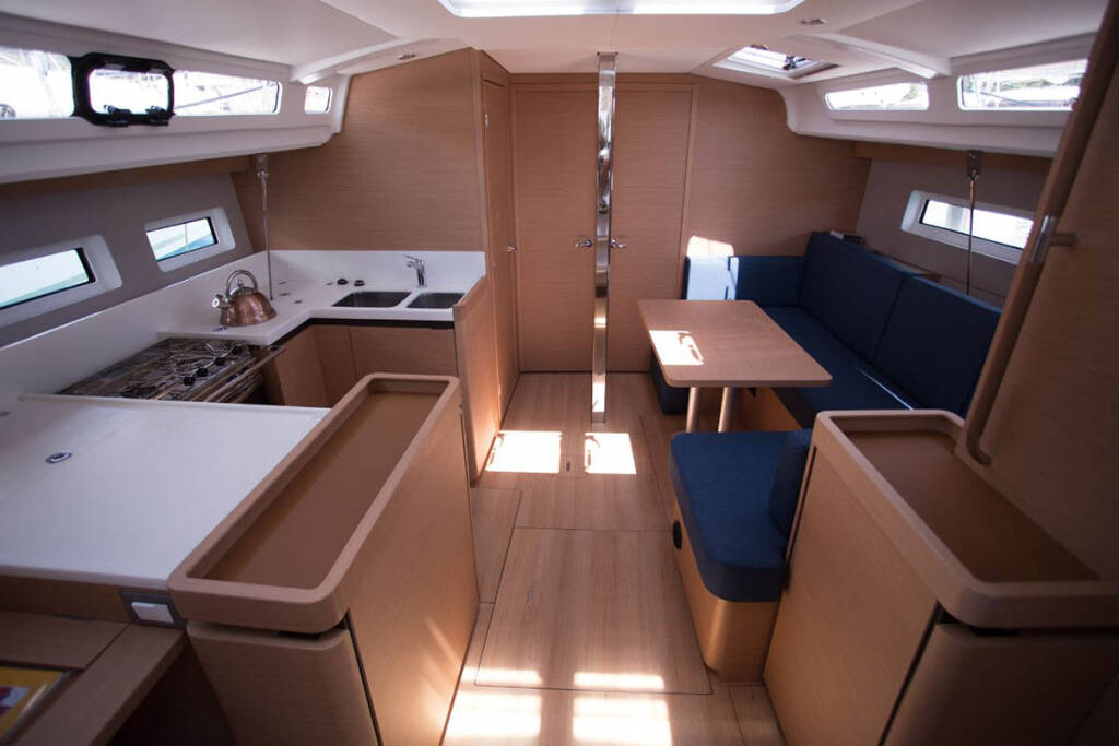 Sailing yacht Sun Odyssey 440 La Baavca 588/2025