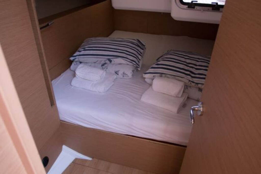 Sailing yacht Sun Odyssey 440 La Baavca 588/2025