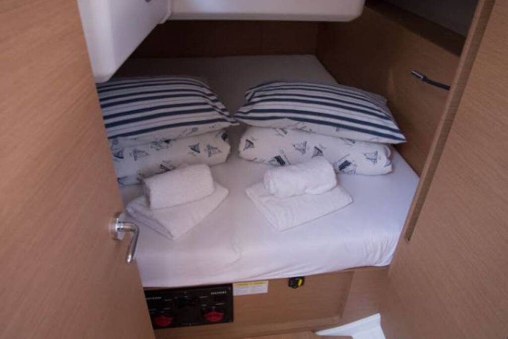 Sailing yacht Sun Odyssey 440 La Baavca 588/2025