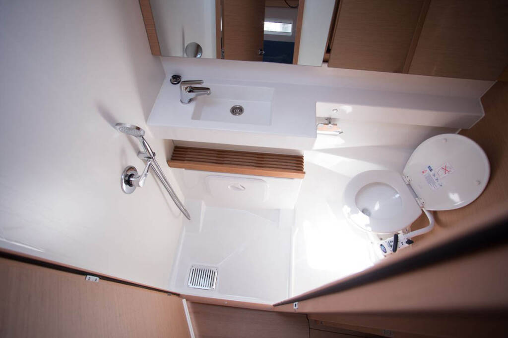 Sailing yacht Sun Odyssey 440 La Baavca 588/2025