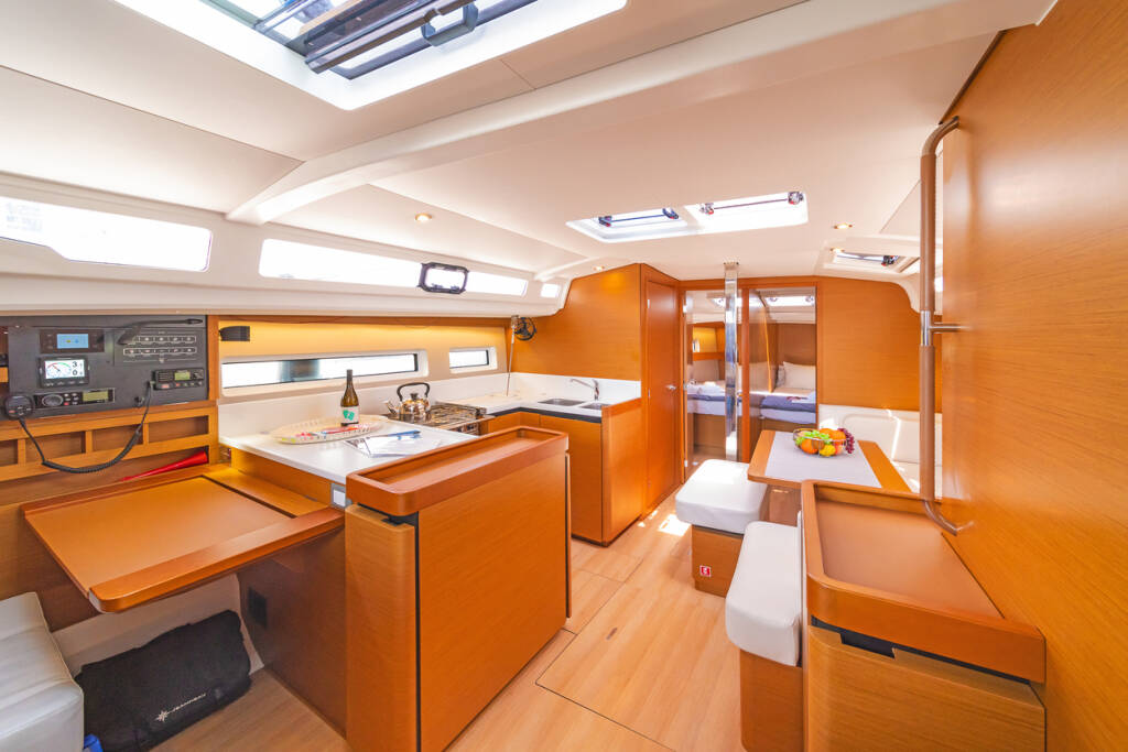 Segelyachten Sun Odyssey 440 Mike Charlie