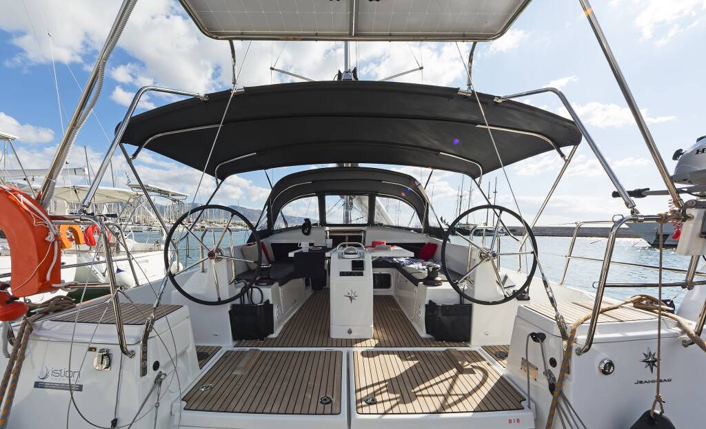 Sailing yacht Sun Odyssey 440 Dory