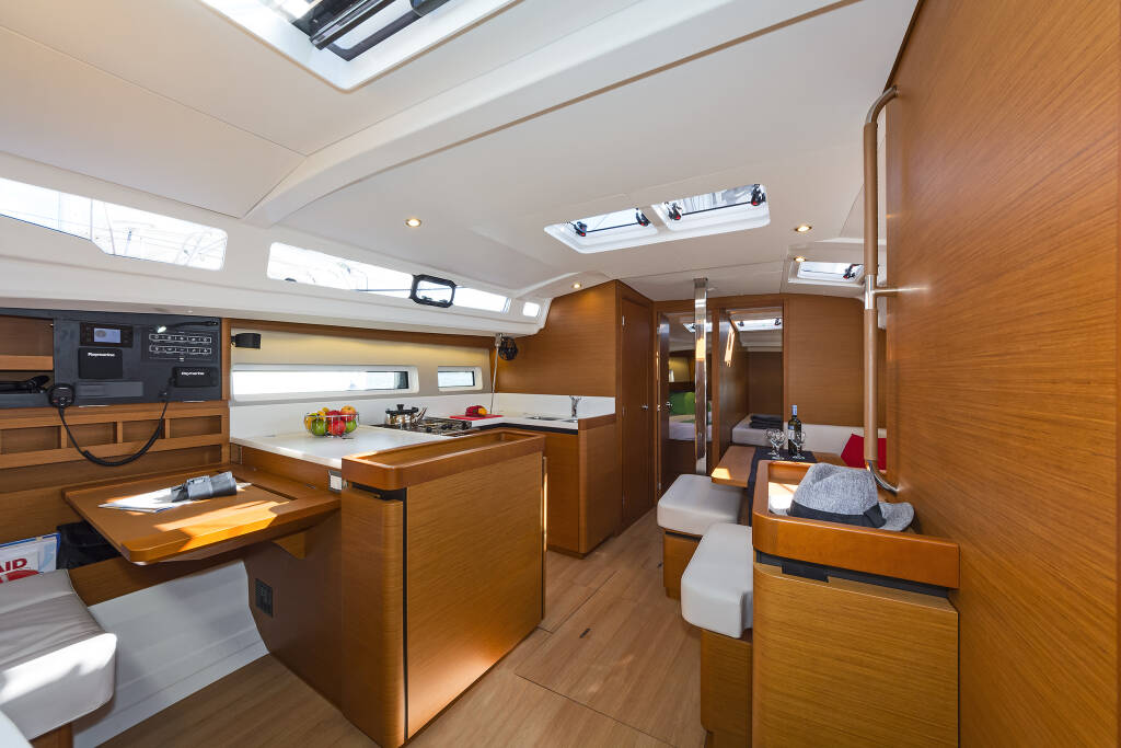 Sailing yacht Sun Odyssey 440 Dory