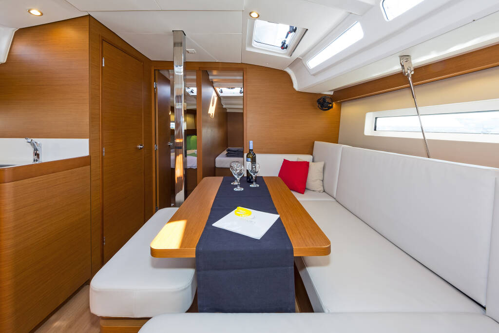 Sailing yacht Sun Odyssey 440 Dory