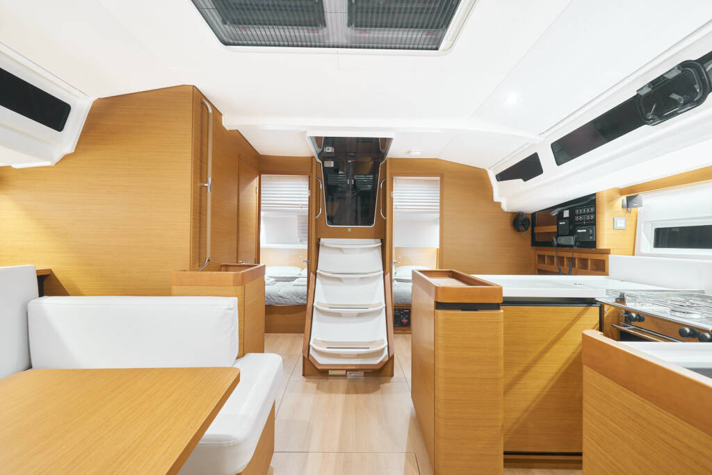 Sailing yacht Sun Odyssey 440 Nymeria