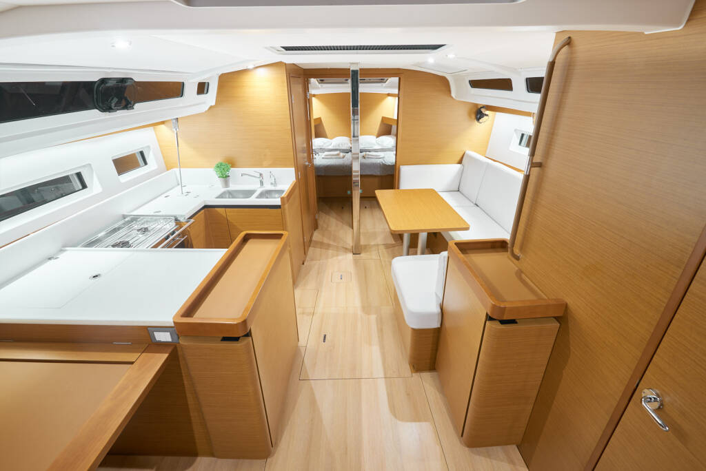 Sailing yacht Sun Odyssey 440 Nymeria