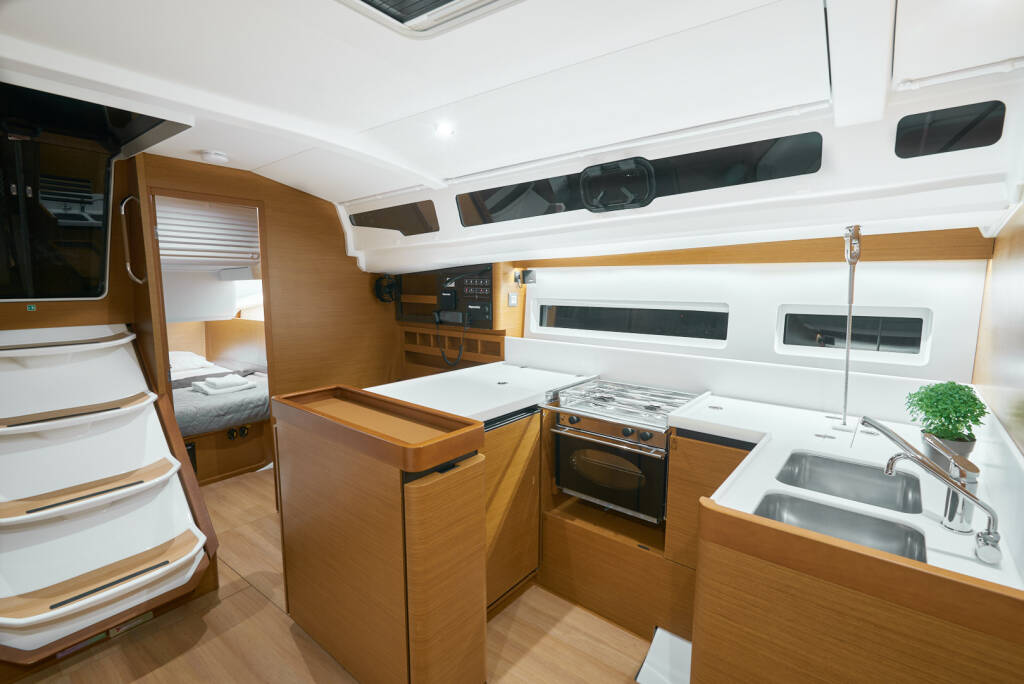 Sailing yacht Sun Odyssey 440 Nymeria