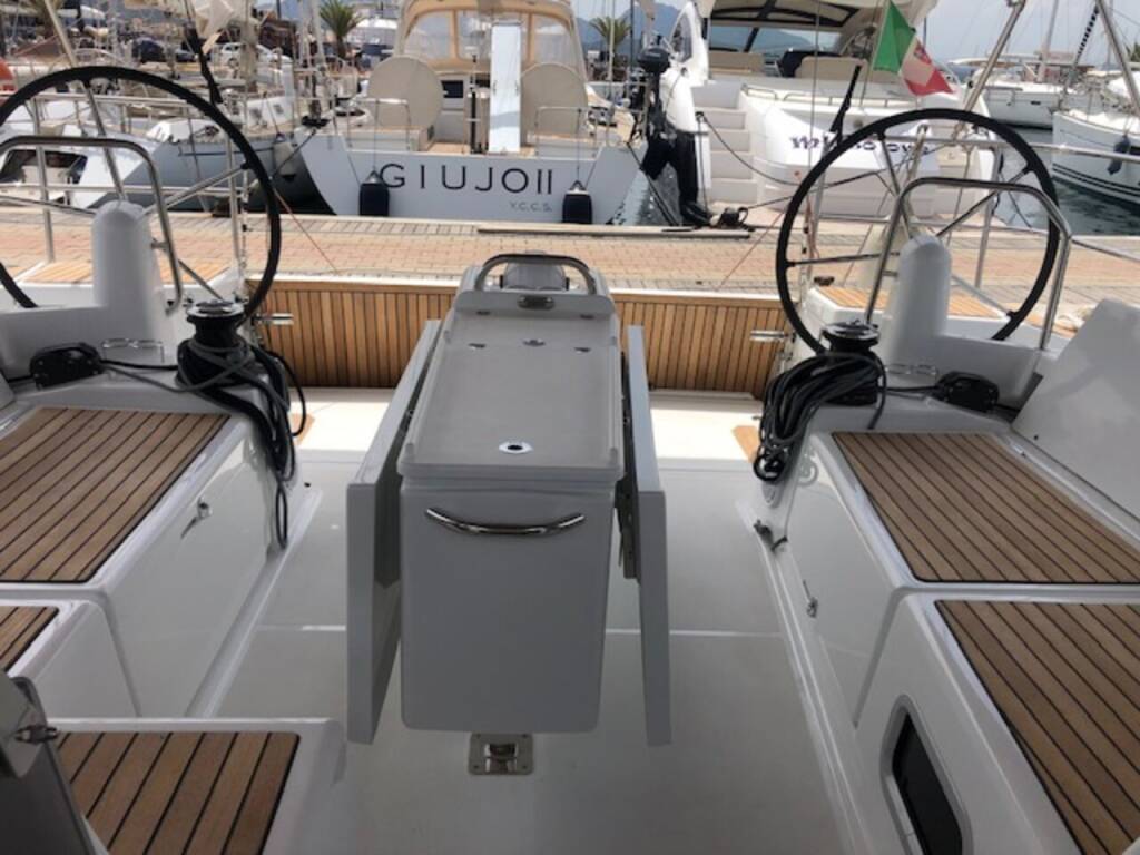 Sailing yacht Sun Odyssey 440 Stardust