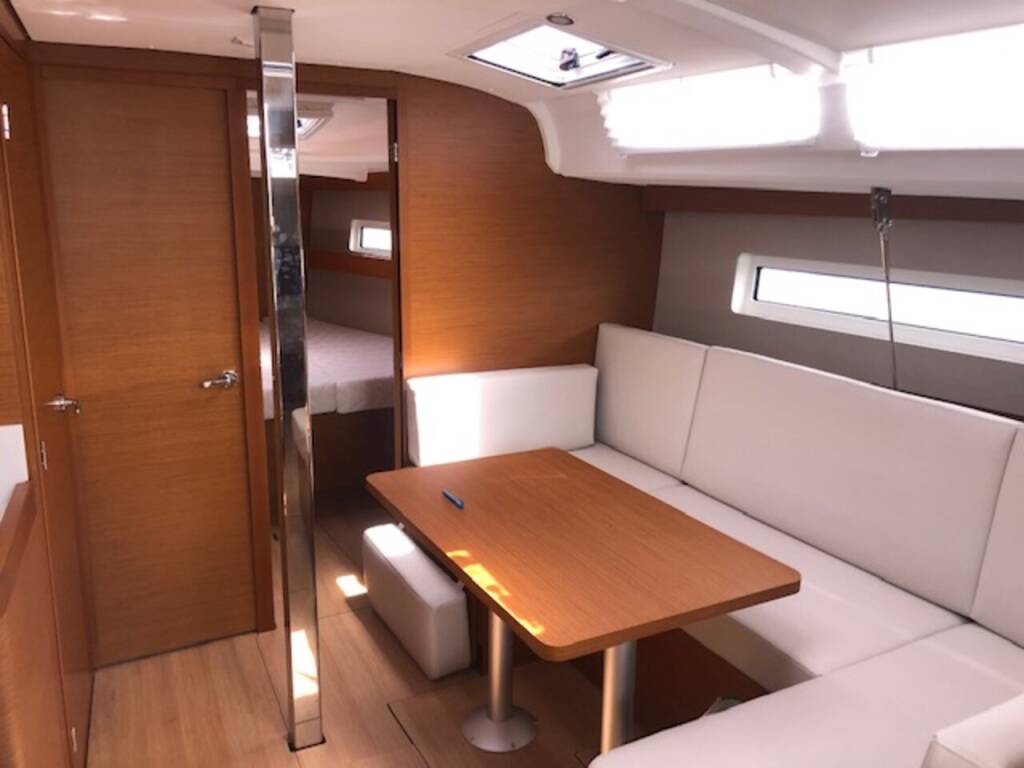 Sailing yacht Sun Odyssey 440 Stardust