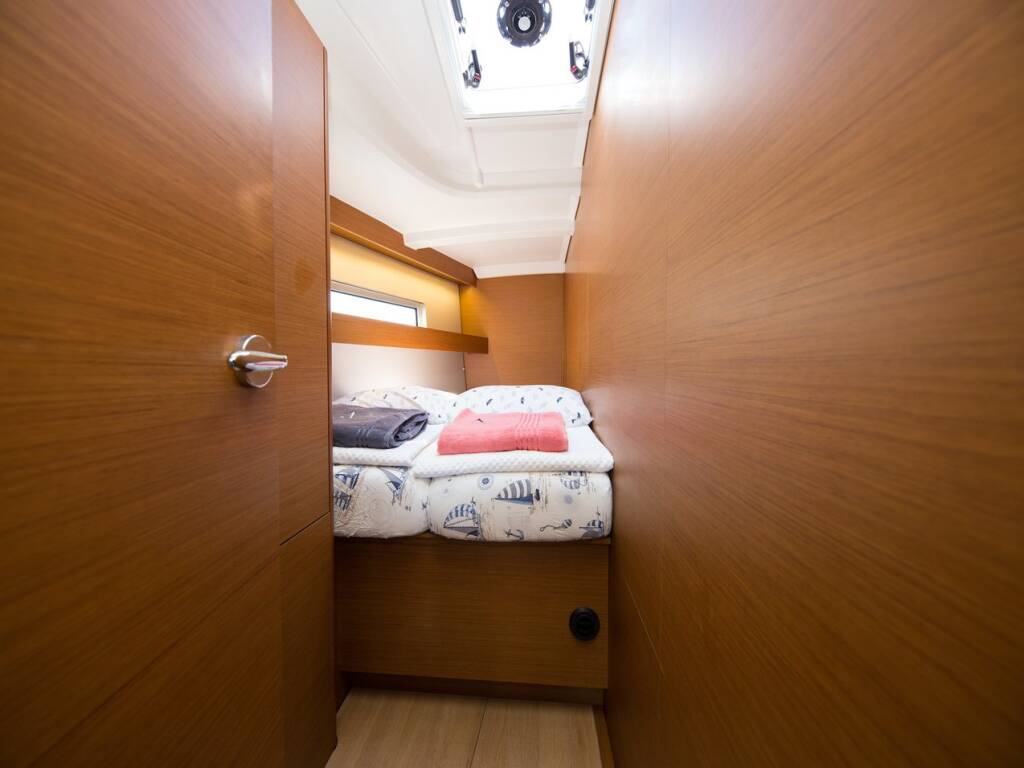 Sailing yacht Sun Odyssey 440 Suncity 4