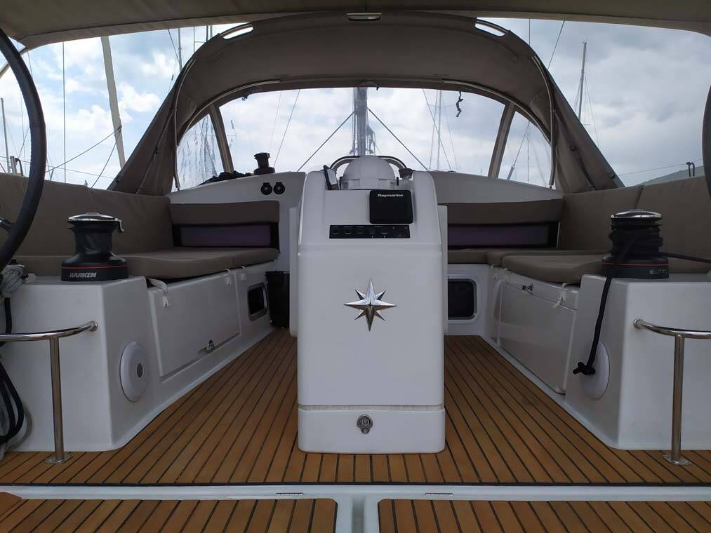 Sailing yacht Sun Odyssey 440 Uccelli