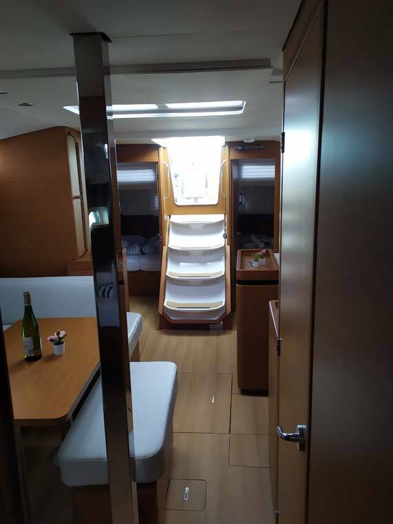 Sailing yacht Sun Odyssey 440 Uccelli