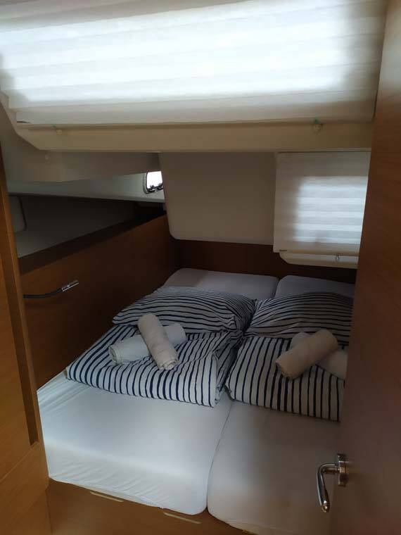 Sailing yacht Sun Odyssey 440 Uccelli