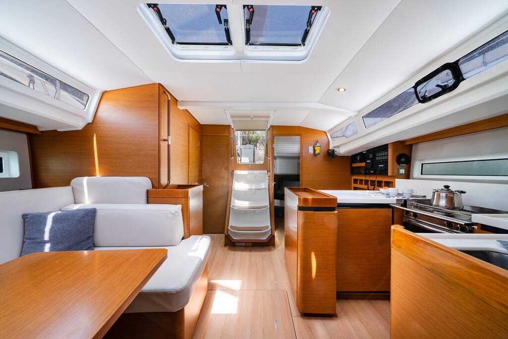 Sailing yacht Sun Odyssey 440 Amorgos