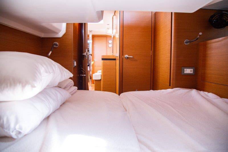 Sailing yacht Sun Odyssey 440 Apostolis