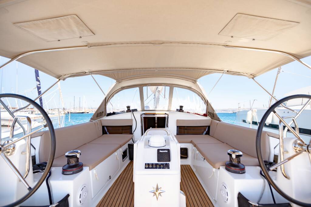 Sailing yacht Sun Odyssey 440 Armonia
