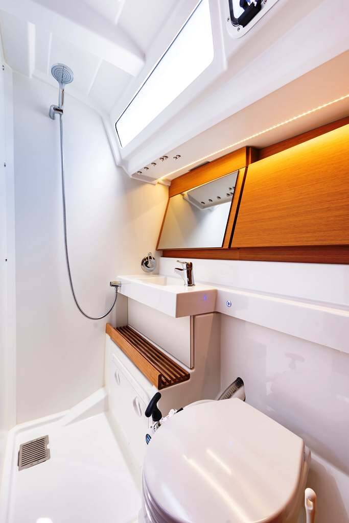 Sailing yacht Sun Odyssey 440 Armonia