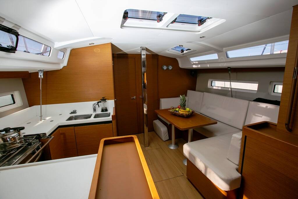 Sailing yacht Sun Odyssey 440 Homesick George