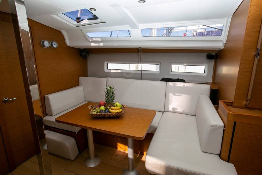 Sailing yacht Sun Odyssey 440 Homesick George