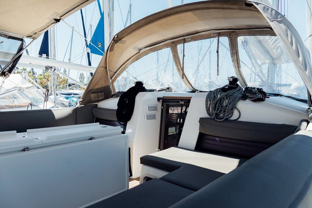 Sailing yacht Sun Odyssey 440 Nimertis