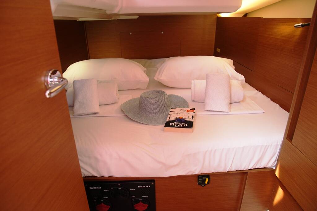 Sailing yacht Sun Odyssey 440 Tommy