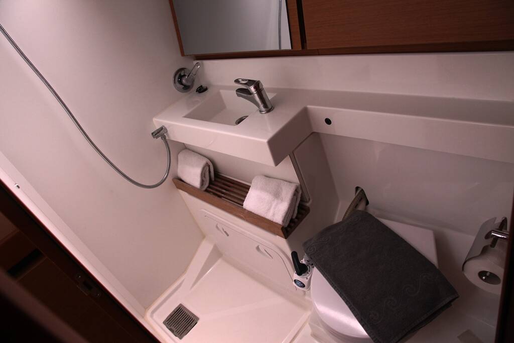 Sailing yacht Sun Odyssey 440 Tommy